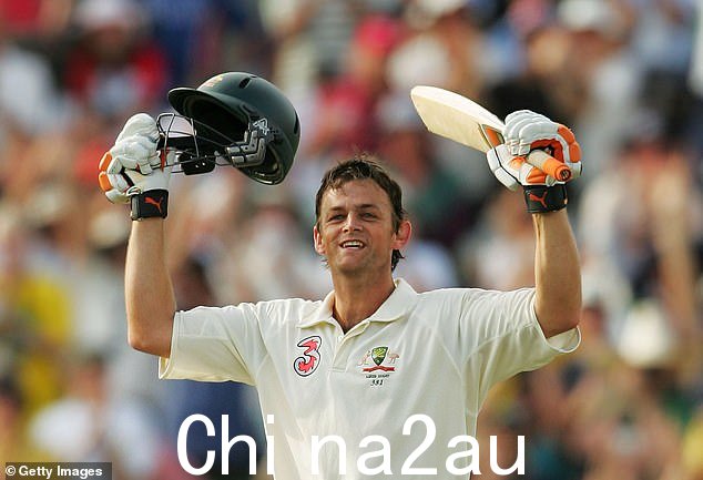 在澳大利亚守门员得分的 32 个测试世纪中,17 个属于 Adam Gilchrist