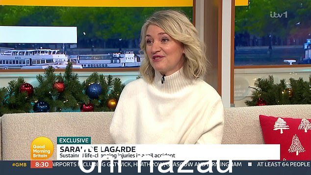 Sarah de Lagarde,44 岁,来自伦敦北部的卡姆登,如图所示,30 月 9 日星期五,她在下班回家的路上跌倒在地铁站台边缘和火车。她被两列火车碾过,哭了 15 分钟才有人听到她的请求