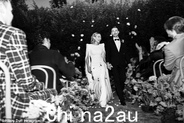 Throwback:这位女演员发布了一系列复古照片,并为她的歌手兼作曲家丈夫 - Matthew Koma,35 岁配上了由衷的标题。