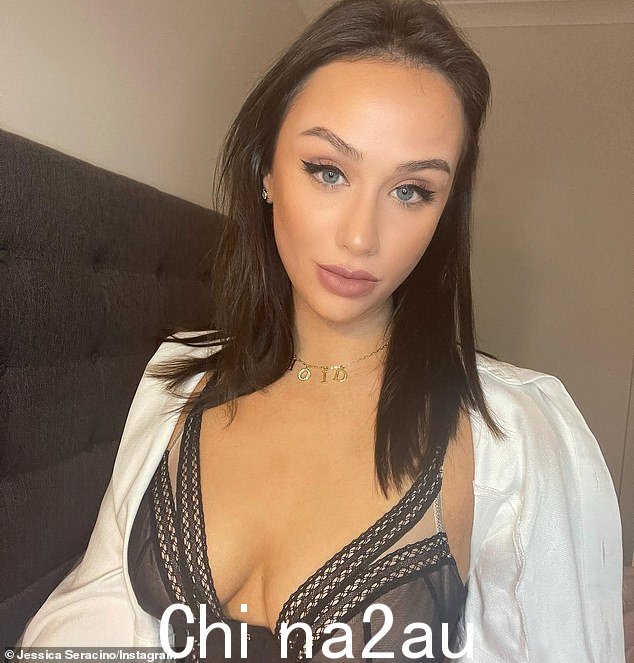 一见钟情的新娘杰西卡·塞拉西诺 (Jessica Seracino) 分享了一段令人瞠目结舌的视频,视频中她 76 岁的父亲炫耀着他的舞蹈动作