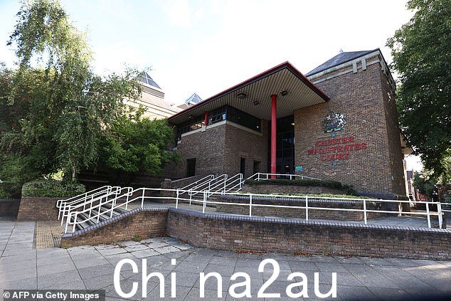 在切斯特地方法院,考克斯在承认殴打急救人员、刑事损害和威胁后面临监禁tening behavior