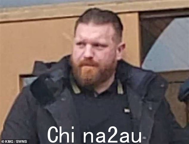 六英尺三巴里·丹尼斯,34 岁,小2022 年 2 月 25 日凌晨 2 点 40 分左右,在坎特伯雷的 Alberry 酒吧用力殴打女保安 Bethany Stone,导致她失去了两个月的听力