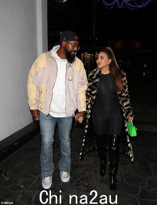 团队合作:Larsa Pippen 和 Marcus Jordan 在星期三晚上在比佛利山庄的另一个晚餐约会中被看到,尽管坚称他们“只是朋友”并且在多次郊游中被看到一起“class =”blkBorder img-分享