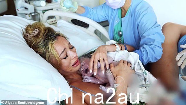 宝贝女儿! Nick Cannon 的小妈妈 Alyssa Scott 宣布这对夫妇通过感人的 Instagram 视频迎来了一个女儿