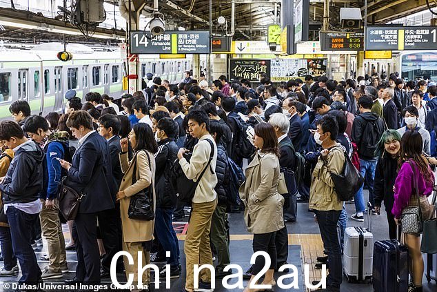 本财政年度大约有 1,300 个城市参与了搬迁支持计划