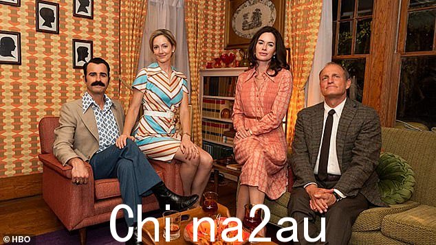 七十年代复古!改编自 Egil 'Bud' Krogh 2007 年小说 Integrity 的小屏幕还有 Woody Harrelson (R)、Judy Greer (2-L)、Lena Headey (2 -R)、Domhnall Gleeson、Kiernan Shipka 和 Kathleen Turner