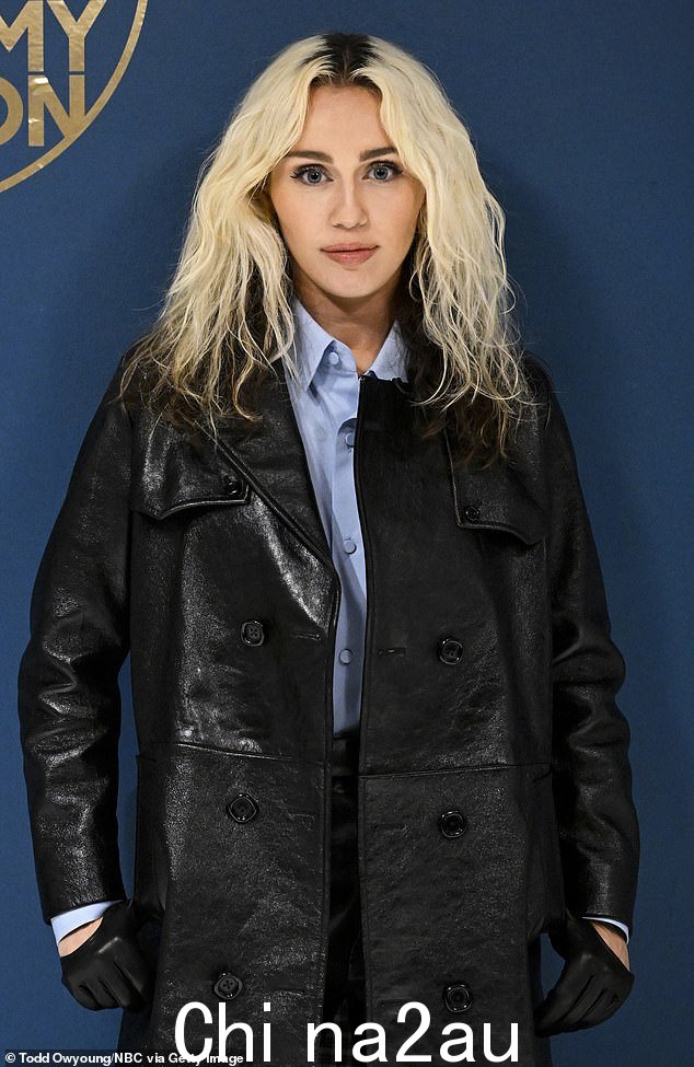 New Year, New Miley:但在庆祝活动之前,麦莉赛勒斯与《人物》杂志获得的今日霍达科特分享了她 2023 年的重大决心; Miley seen on December 9