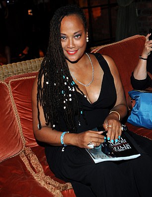 Jewel Gittens 声称 Cosby 于 19 年邀请她到他位于曼哈顿的家中89 或 1990 讨论制作该系列,但随后给她下药并性侵犯了她