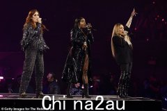三人组与 Westlife 一起在国家彩票的 Big Bash 上表演时，Sugababes 的粉丝们疯狂了
