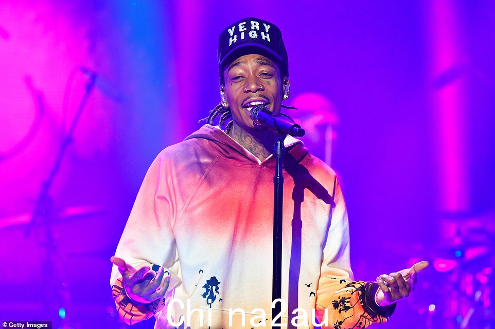 回到西海岸:Wiz Khalifa 登台让观众们目瞪口呆n 洛杉矶 bounce at Disneyland