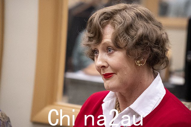 Sarah Lancashire 在 HBO 电视剧 Julia