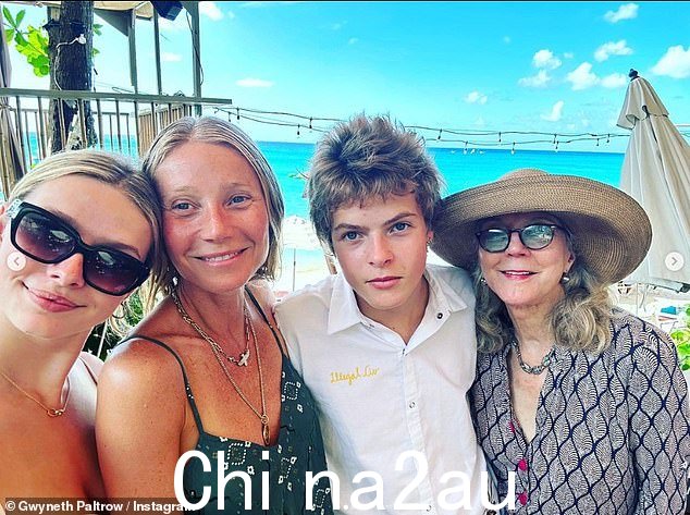 讨论她在 2022 年学到的教训,她写道:'哦,天哪,有很多。我认为我最深刻的教训是在苹果上大学时放手'