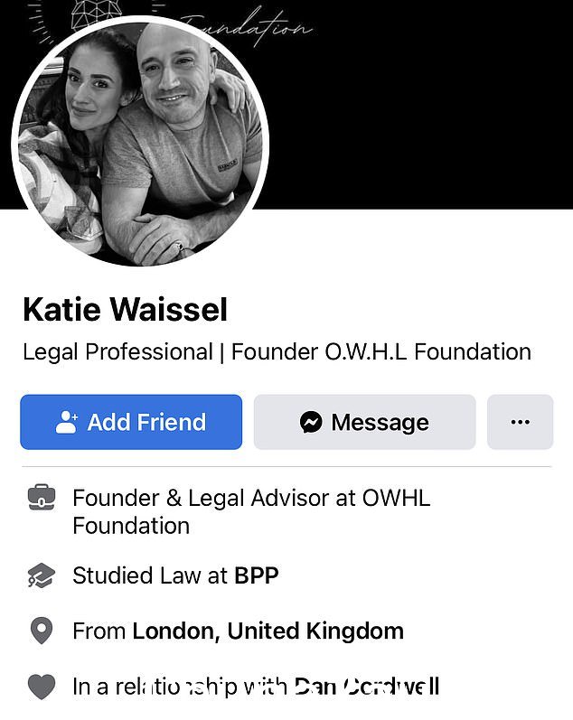 社交媒体官方!Katie 和 Dan 的 Facebook 页面确认了 ro使用匹配的个人资料图片和关系状态进行管理