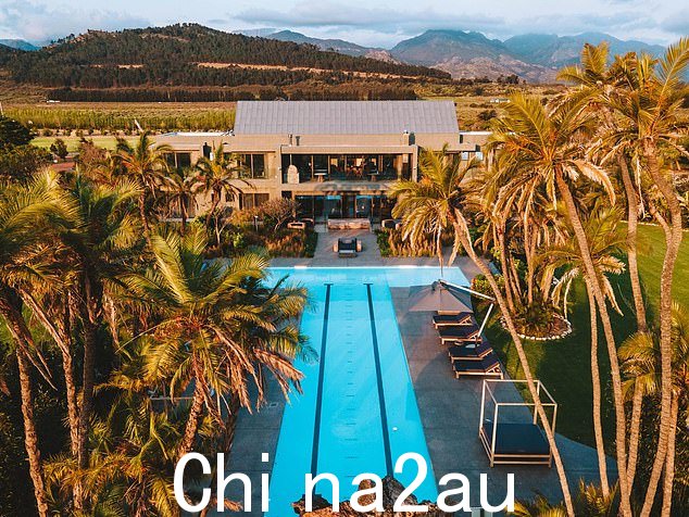 Winter Love Island 的 2023 别墅揭晓:新的豪华生态度假村在 Franschhoek 葡萄酒谷的“保护区”拥有巨大的游泳池和山景ley - 三年后系列回归南非