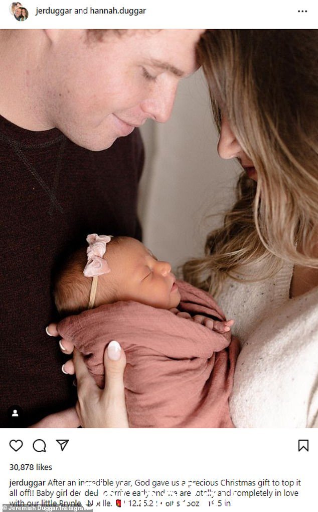 第一个孩子:Jeremiah Duggar 和他的妻子 Hannah 在社交媒体上介绍了他们的第一个孩子