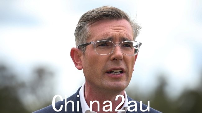 新南威尔士州州长 Dominic Perrottet 周二宣布了 5 亿美元的区域和地方道路修复计划。图片:NCA Newswire / Gaye Gerard