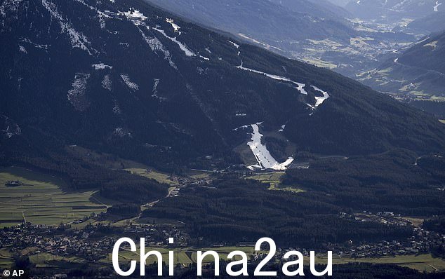 因斯布鲁克附近的 Patscherkofel 冬季运动胜地,照片拍摄于 1 月 2 日星期一