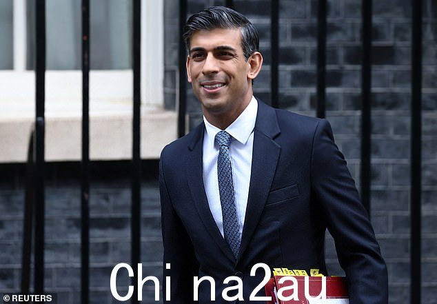 图:Rishi Sunak 离开唐宁街 10 号,参加 2022 年 12 月 14 日在议会大厦举行的首相提问(资料照片)