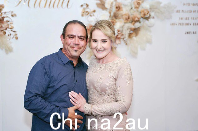 Simon Tadros(左)在他儿子 Nicholas 的医院床边守夜,因为他哀悼失去妻子 Vanessa(右)