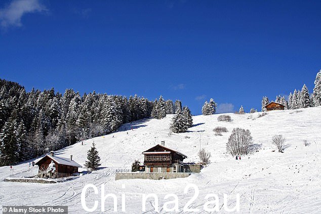 VILLARS-SUR-OLLON, SWITZERLAND: 在下雪的季节看到同样的瑞士度假胜地