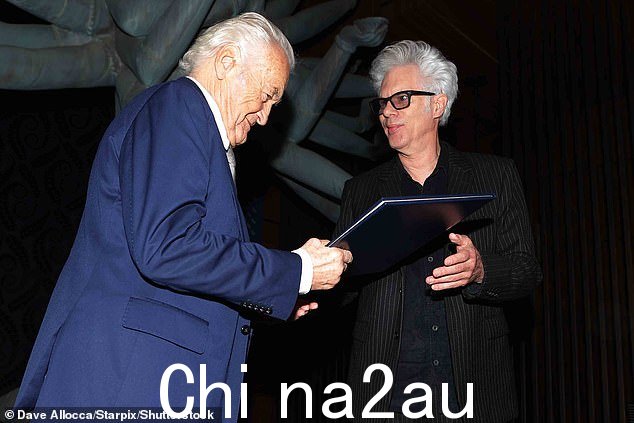 Jerzy Skolimowski 和 Jim Jarmusch 出现在舞台上