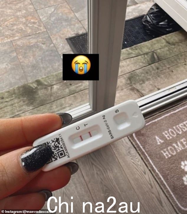 Safety:上周,Maeva 通知她的追随者,'有 Covid。我一个人在家。'我的小宝贝 Beau 不在这里。我不得不离开他给我岳母,因为它更安全'
