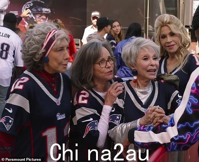 新电影:Fonda,从最右边看,左边是 Lily Tomlin、Sally Field 和 Rita Moreno