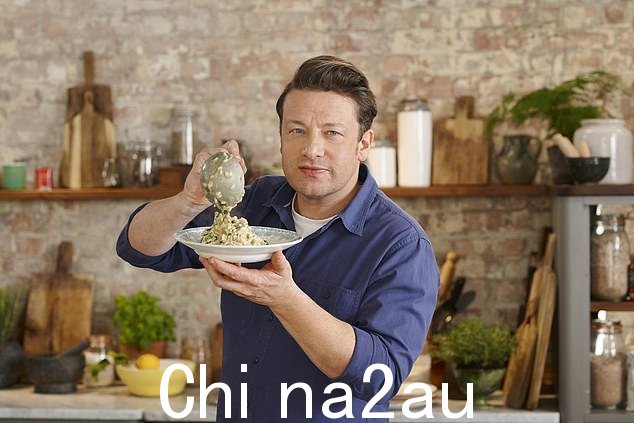 2020 年奥利弗先生拍摄了 20 集杰米:在他家继续做饭(如图)
