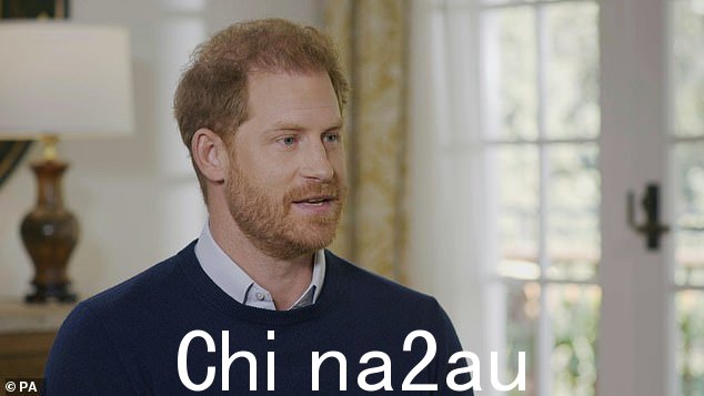 在他的回忆录中写道,Spare,Harry 说他的父亲随后警告他说他的家庭“不是由金钱构成的”,他无力供养任何其他人