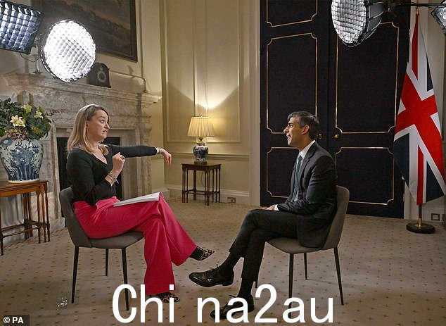 在接受 BBC 的 Laura Kuenssberg 采访时,在有报道称他在一家私人全科医生诊所注册后,首相回避透露自己的医疗保健安排
