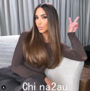 金·卡戴珊 (Kim Kardashian) 对惠特尼·休斯顿 (Whitney Houston) 的传记片及其女主角娜奥米·阿奇 (Naomi Ackie) 大加赞赏