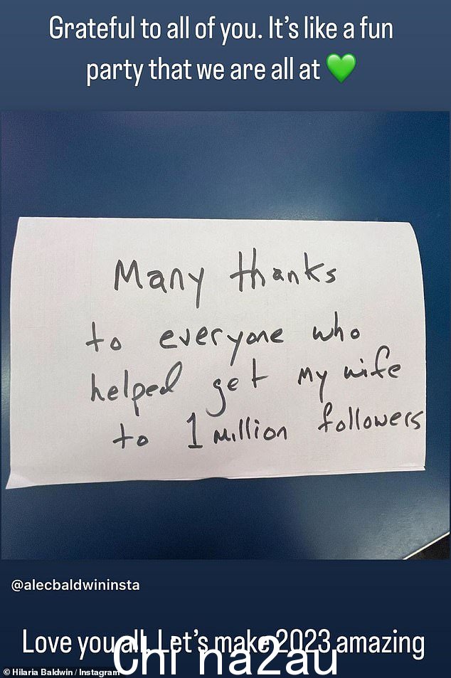 'Grateful':周五满 39 岁的 Hilaria 在她的 Instagram 故事中转发了丈夫的感谢信,表达了她的感激之情