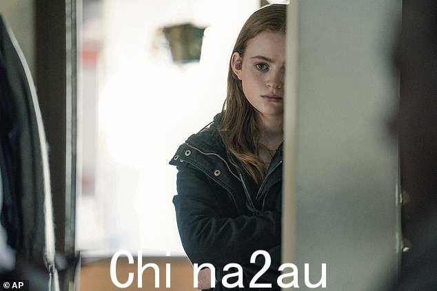 新电影:Sink 最近在 Darren Aronofsky 的 The Whale 中扮演了一个更接地气的角色,它以一位英语老师 (Brendan Fraser) 为中心,他试图与他疏远的女儿 (Sink) 重新建立联系