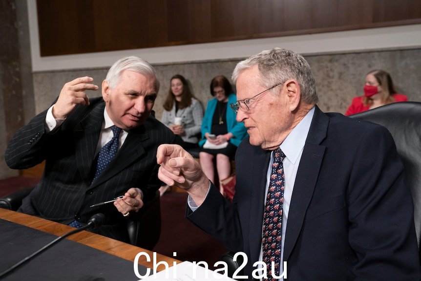 美国议员 Jack Reed 和 Jim Inhofe