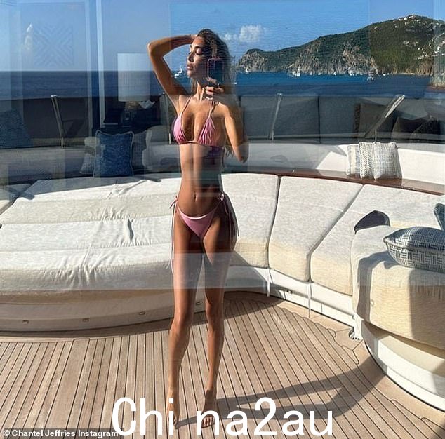 Vacay:杰弗里斯现身洛杉矶是因为她在除夕 DJ 演出后在加勒比海度过了一个豪华假期,展示了她健美的身材