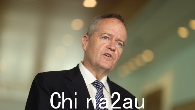 Bill Shorten 猛烈抨击了“功能失调”和“长期不和”的王室，因为他重新点燃了要求澳大利亚成为共和国的呼声。图片：NCA NewsWire / Gary Ramage