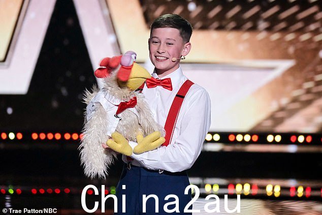 口技表演者:Jamie Leahey,13 岁,英国达人秀第 15 季的口技表演者和亚军,也登上了舞台