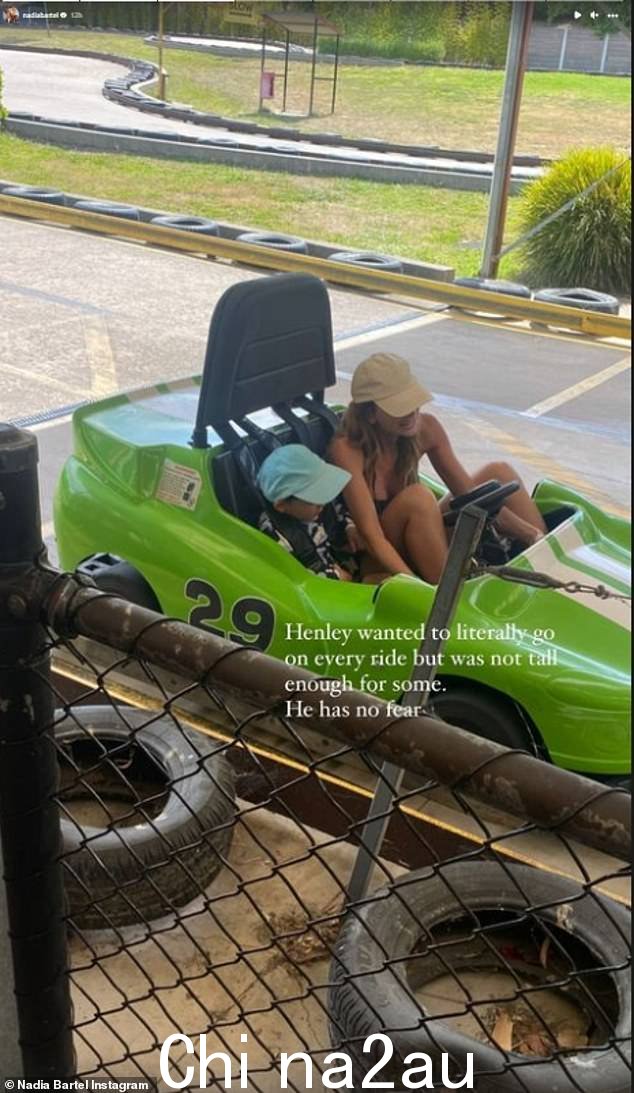Nadia 后来参加了卡丁车比赛。在开玩笑之前,她写道:“Henley 真的很想参加每一次骑行,但对某些人来说不够高,”她写道,“他没有恐惧”