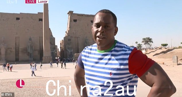 不舒服:Lorraine 随后前往 Andi Peters 主持 E 的比赛环节gypt,但主持人对主持人对 Joey 的俏皮话感到非常惊讶,并告诉他们俩:'现在离开'