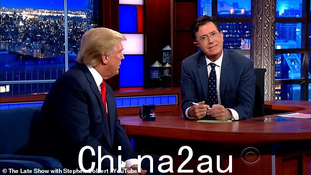 特朗普出现在2015年的The Late Show。在采访中,科尔伯特无法保持冷静