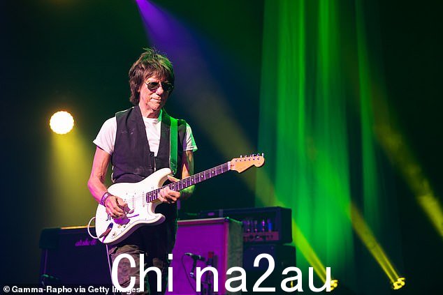 Jeff Beck,一位吉他演奏家,他突破了蓝调、爵士乐和摇滚乐的界限,影响了一代又一代的摇滚乐手,并被称为“吉他手中的吉他手”,已经去世了。他 78 岁