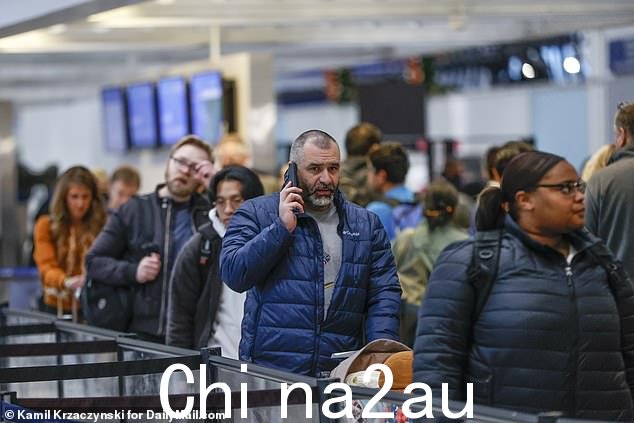 芝加哥奥黑尔机场的乘客周三因“计算机故障”导致所有航班停飞数小时并延误了 5,000 架飞机