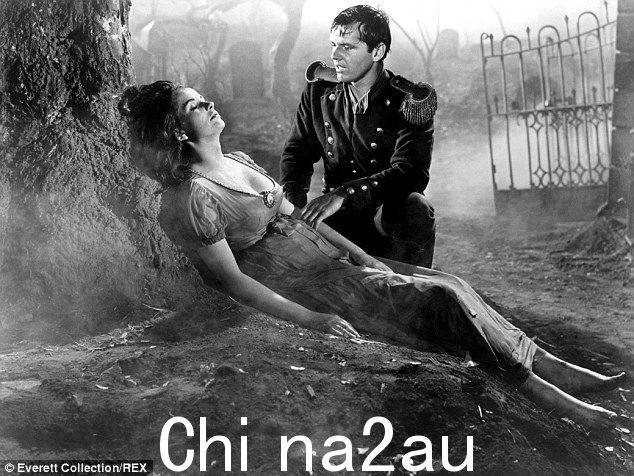 Nicholson 在 1962 年至 1968 年间与 Sandra Knight(在 1963 年的电影《恐怖》中与他一起出现)结婚六年,她形容这段婚姻“非常美丽甜蜜” class=