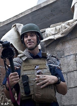 图:James Foley,40 岁,正在报道叙利亚阿勒颇的内战