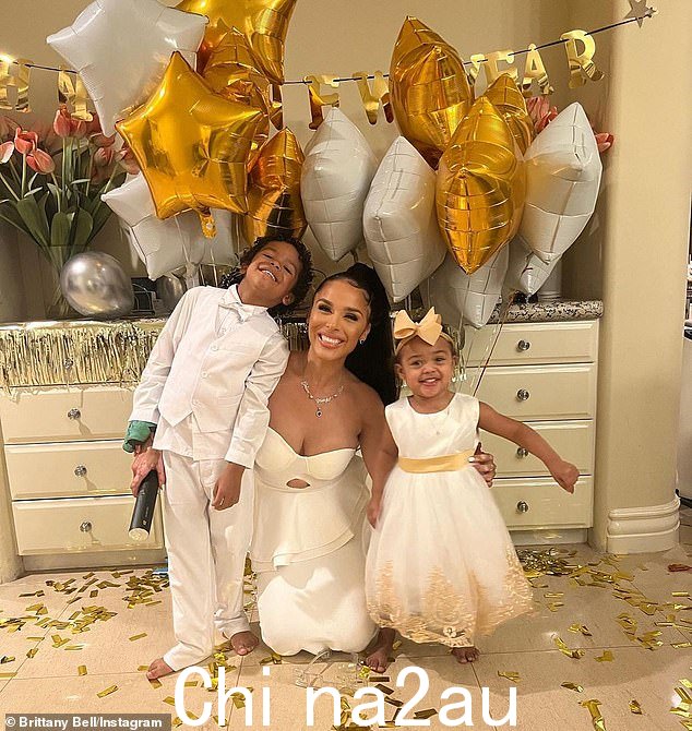 Babymama #2:获得艾美奖提名的制片人有三个孩子——儿子 Golden,5 岁;女儿 Powerful,2 岁;和儿子 Rise,3 个月大 - 来自他与 2014 年关岛小姐 Brittany Bell 的关系(1 月 1 日拍摄)