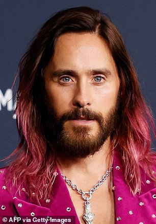 Jared Leto 以通过方法表演对角色的高度投入而闻名,被称为好莱坞“最疯狂”的演员(Leto 摄于 2022 年 11 月)