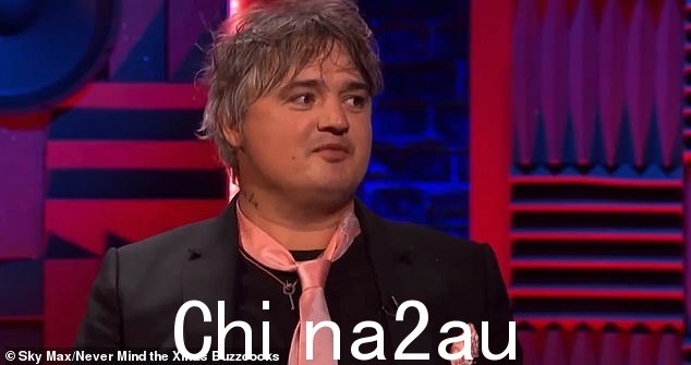 休息时间:Pete(本月早些时候的照片)周四与他的妻子 Katia de Vidas 合影留念,据报道她已怀孕