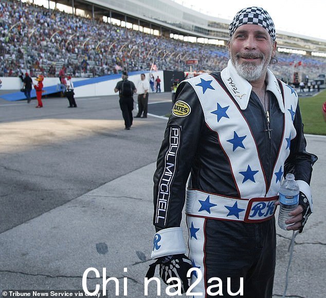 悲伤的损失:Evel Knievel 的儿子 Robbie Knievel(也被称为 Kaptain Robbie Knievel)去世,享年 60 岁;在 IZOD IndyCar 系列赛开始前,他在 2010 年从服务车辆上跳下 200 多英尺后去世德州赛车场的 Firestone 550