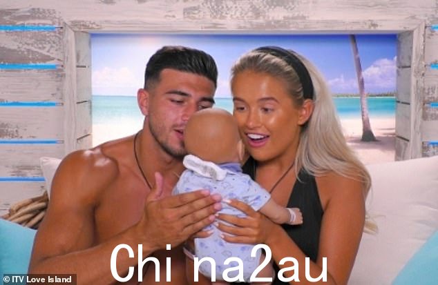 Baby:这位 23 岁的前爱情岛明星在 9 月透露,她正在期待与 23 岁的男友 Tommy Fury 的第一个孩子 - 她对她女儿的绰号守口如瓶