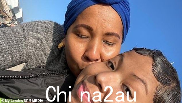 单身妈妈 Fresia Calderon 和她的女儿 Sara Sanchez 在一个月内相继去世